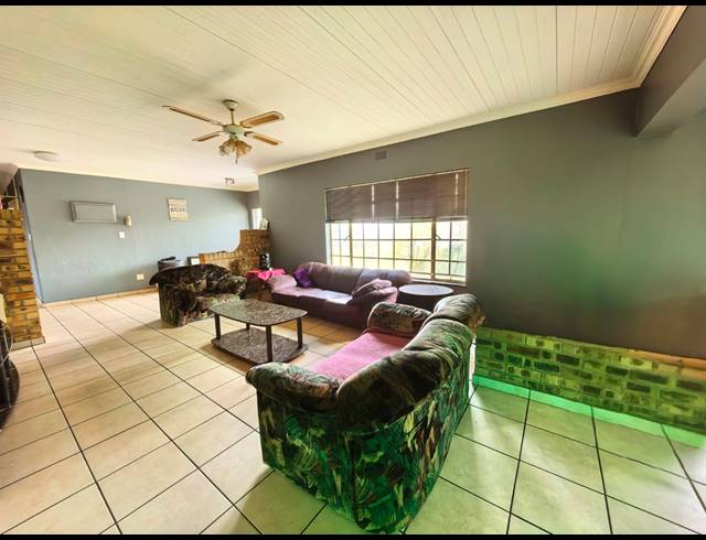 4 BEDROOM HOUSE FOR SALE IN ROODIA